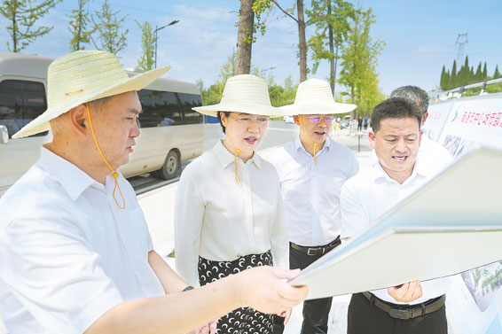 趙璟在商州調(diào)研時強(qiáng)調(diào) 認(rèn)真學(xué)習(xí)貫徹省委十四屆二次全會精神 以實干實績推動高質(zhì)量發(fā)展邁上新臺階