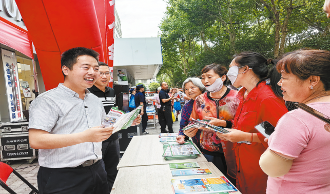 商洛市開展“安全宣傳咨詢?nèi)铡被顒?>
        <div   id=