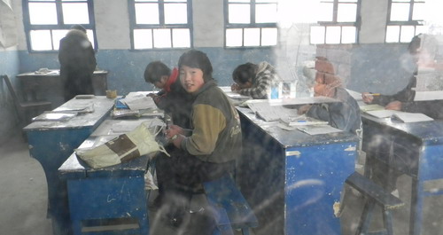 學區(qū)劃分導致生源減少劉塬村小學面臨危機