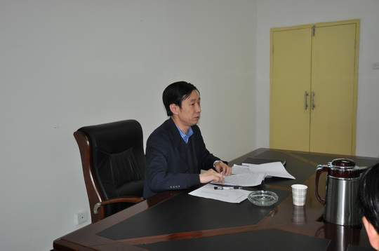 縣委常委、常務(wù)副縣長許水兆主持會(huì)議.jpg
